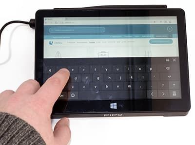 Экранная клавиатура и отпечатки пальцев на экране - грязь да и только